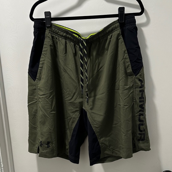 Men’s under armour gym shorts - Picture 1 of 4